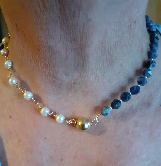 Collier perles d'eau douce et pierres sodalites